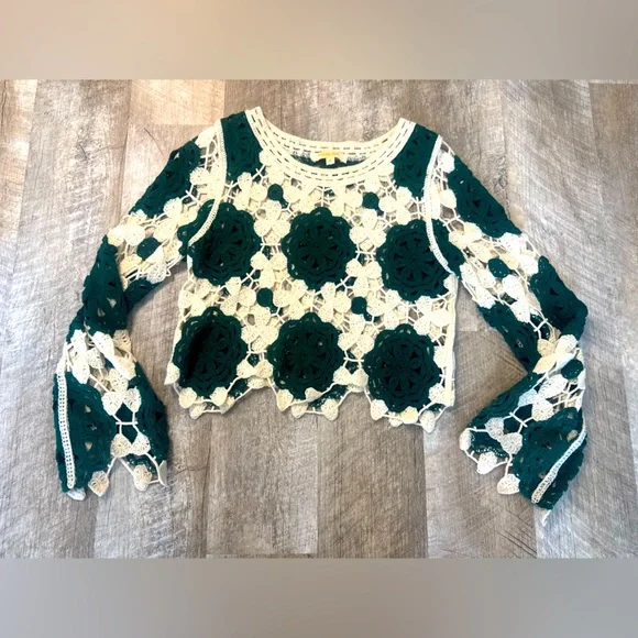 Rebellion size XS cream/green crochet long sleeve top- very good condition - Picture 4 of 11